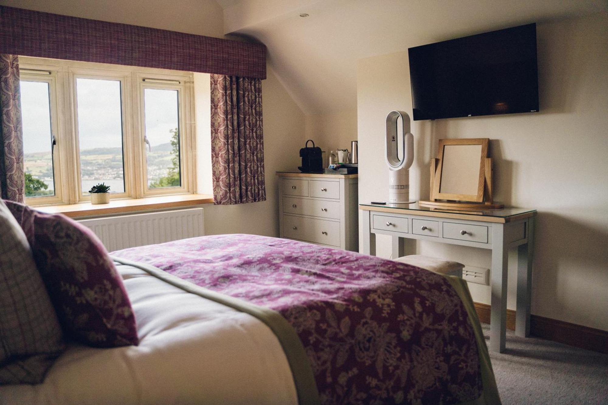 The Manor Boutique Hotel Restaurant And Bar Conwy Bagian luar foto