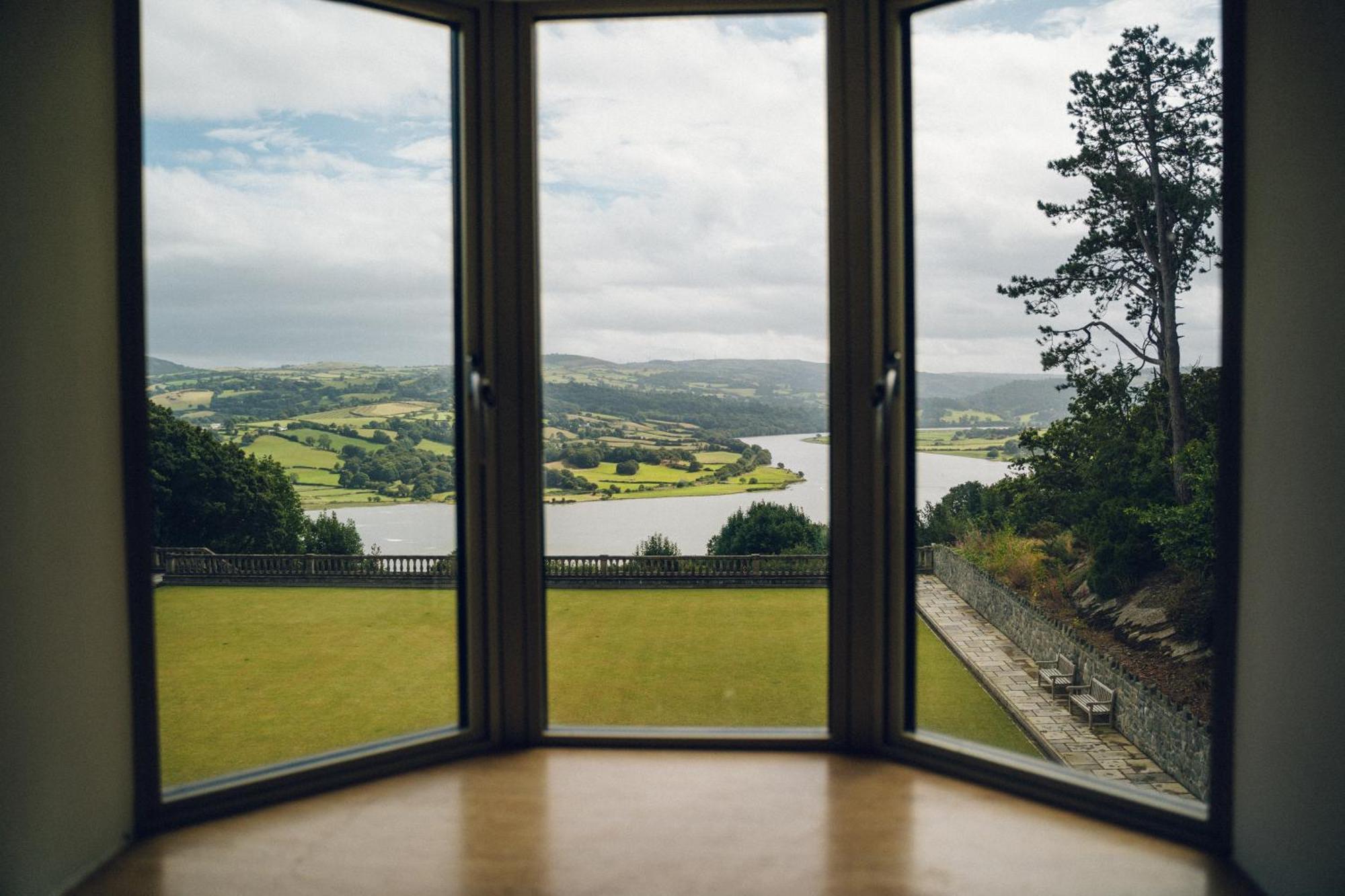The Manor Boutique Hotel Restaurant And Bar Conwy Bagian luar foto