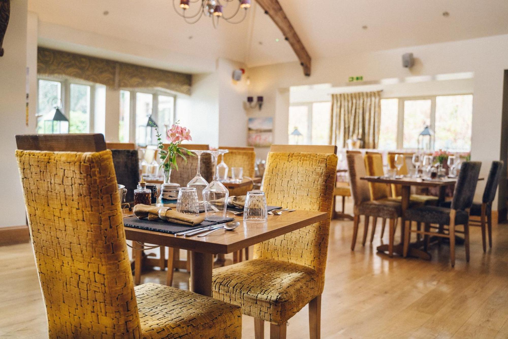 The Manor Boutique Hotel Restaurant And Bar Conwy Bagian luar foto